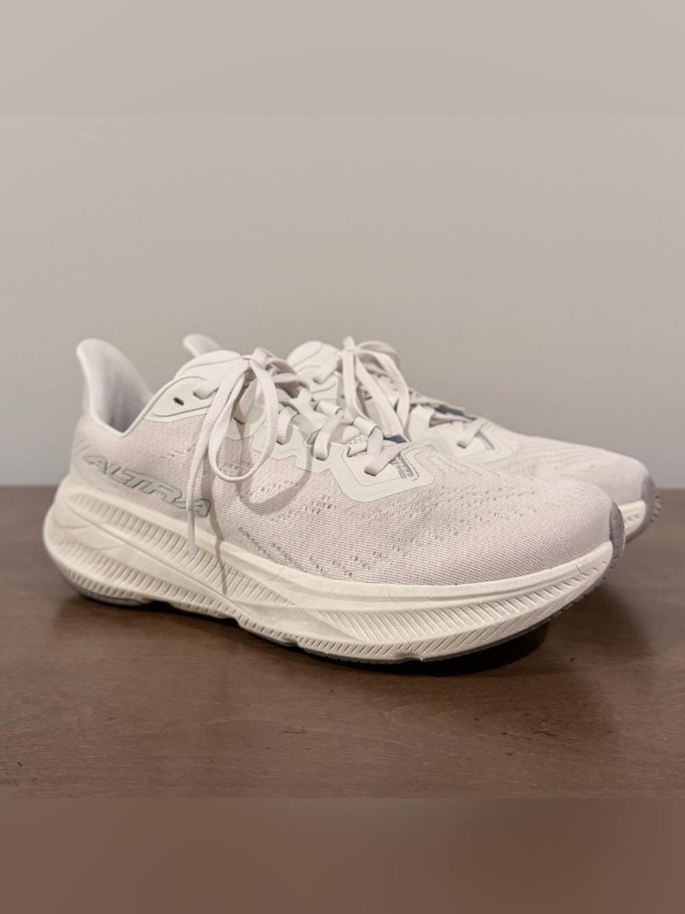 Women’s Altra Experience Flow 2 in Sand size 9.5